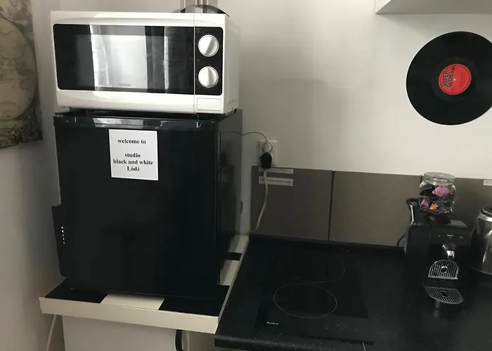 Daire Black And White